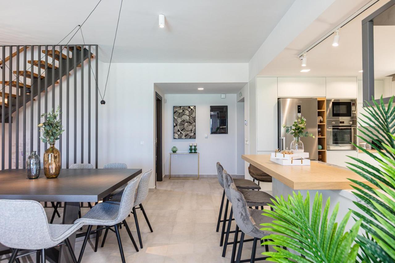 Lagoon Seaside Villa, Sumptuous Retreat,By Thinkvilla Pánormos Eksteriør bilde