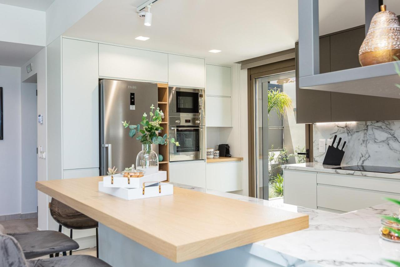 Lagoon Seaside Villa, Sumptuous Retreat,By Thinkvilla Pánormos Eksteriør bilde