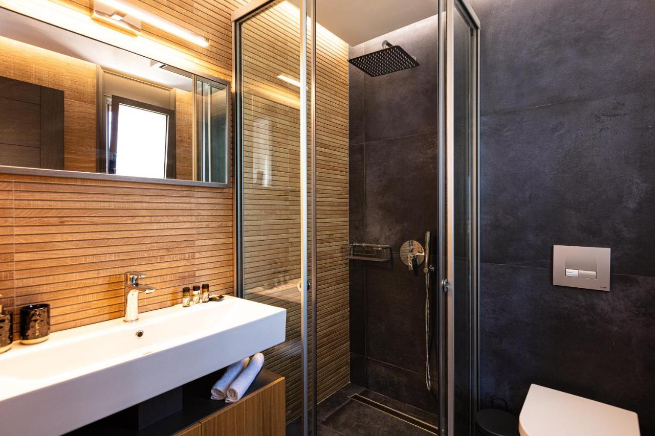 Lagoon Seaside Villa, Sumptuous Retreat,By Thinkvilla Pánormos Eksteriør bilde