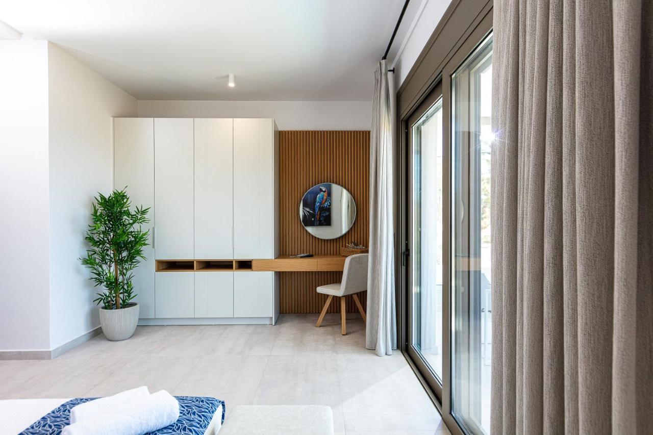 Lagoon Seaside Villa, Sumptuous Retreat,By Thinkvilla Pánormos Eksteriør bilde