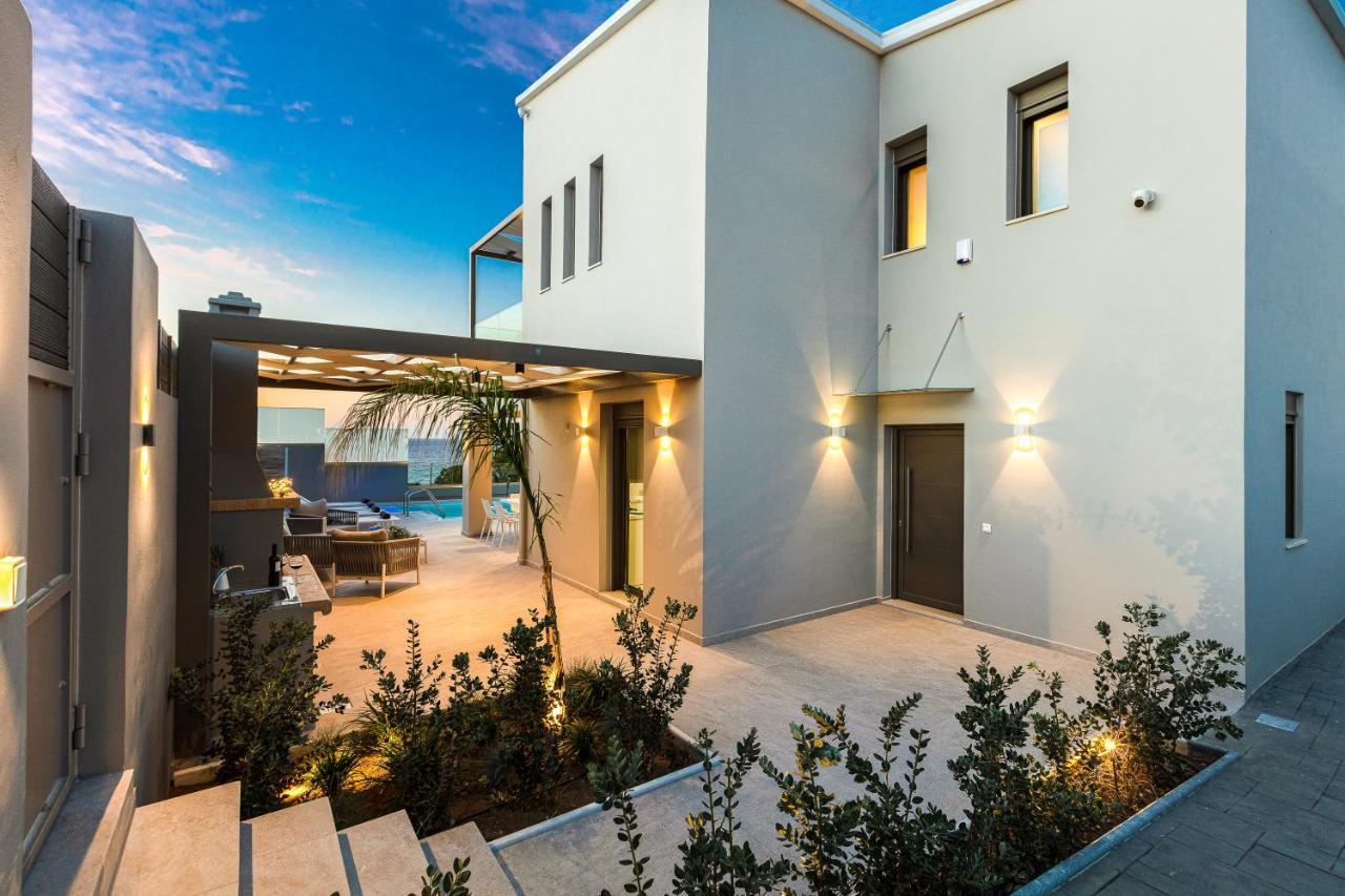 Lagoon Seaside Villa, Sumptuous Retreat,By Thinkvilla Pánormos Eksteriør bilde