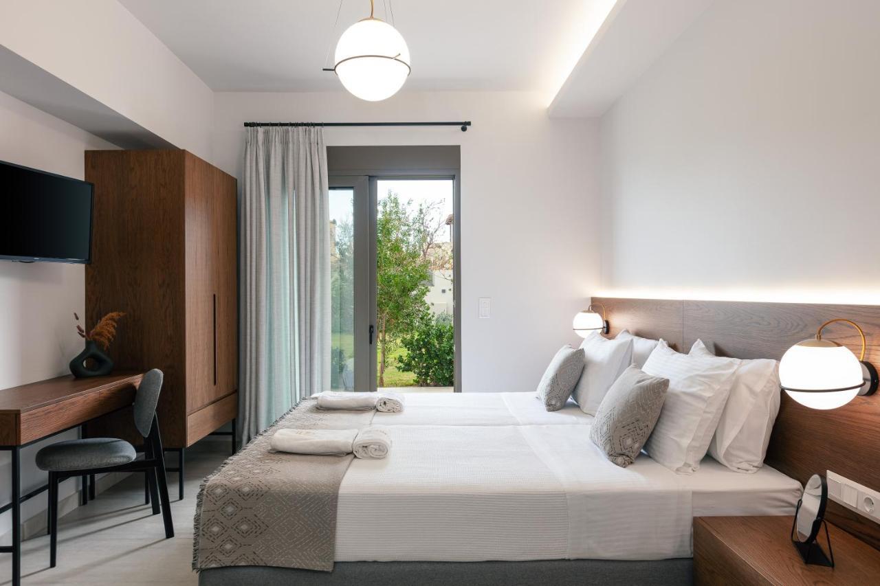 Lagoon Seaside Villa, Sumptuous Retreat,By Thinkvilla Pánormos Eksteriør bilde