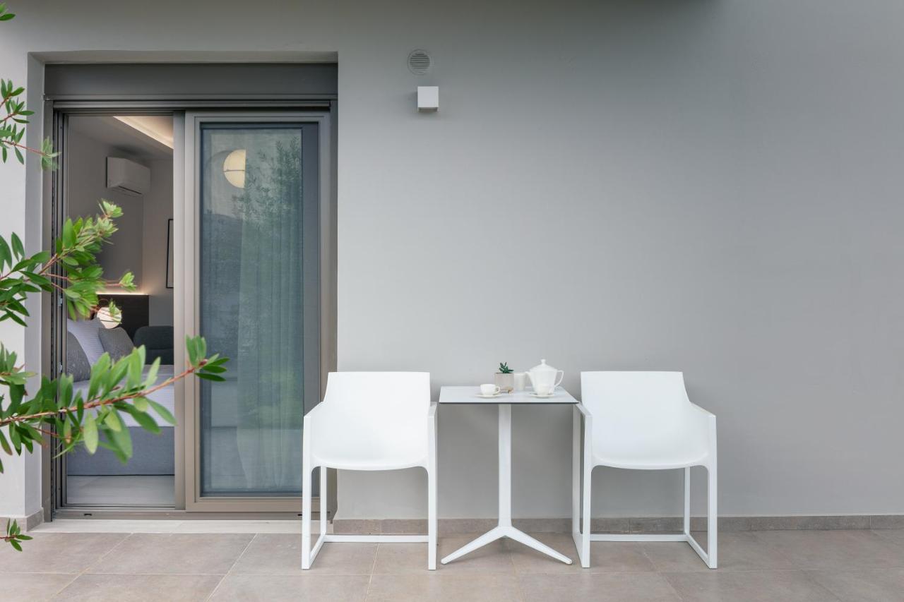Lagoon Seaside Villa, Sumptuous Retreat,By Thinkvilla Pánormos Eksteriør bilde